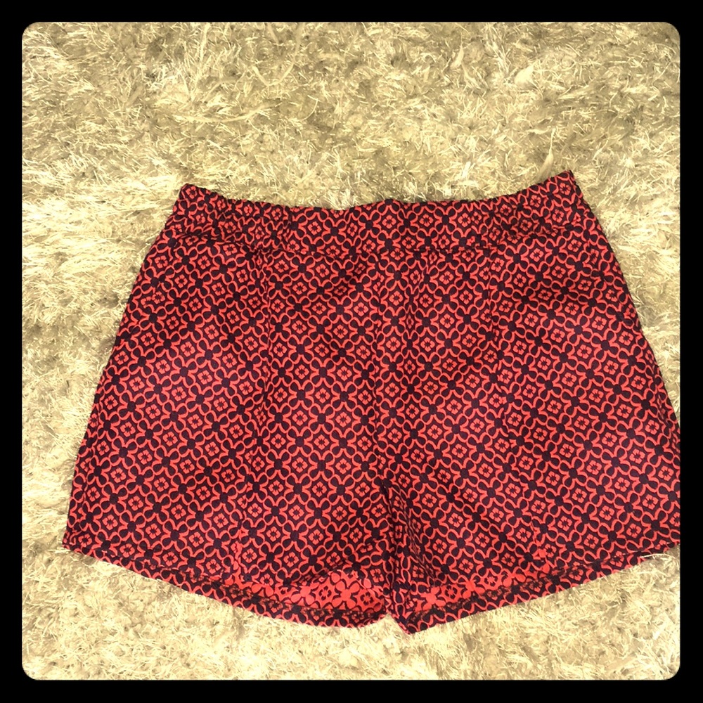 Shorts with dark blue and salmon detailing